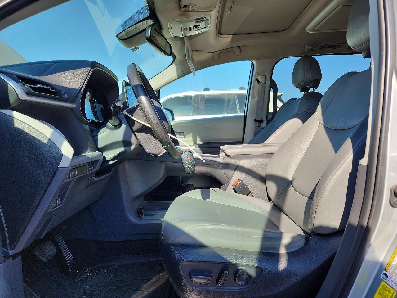 Toyota Sienna Xle 7-passenger