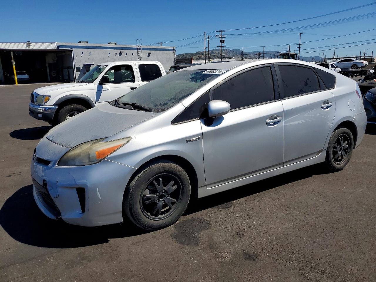 Salvage Toyota Prius Image
