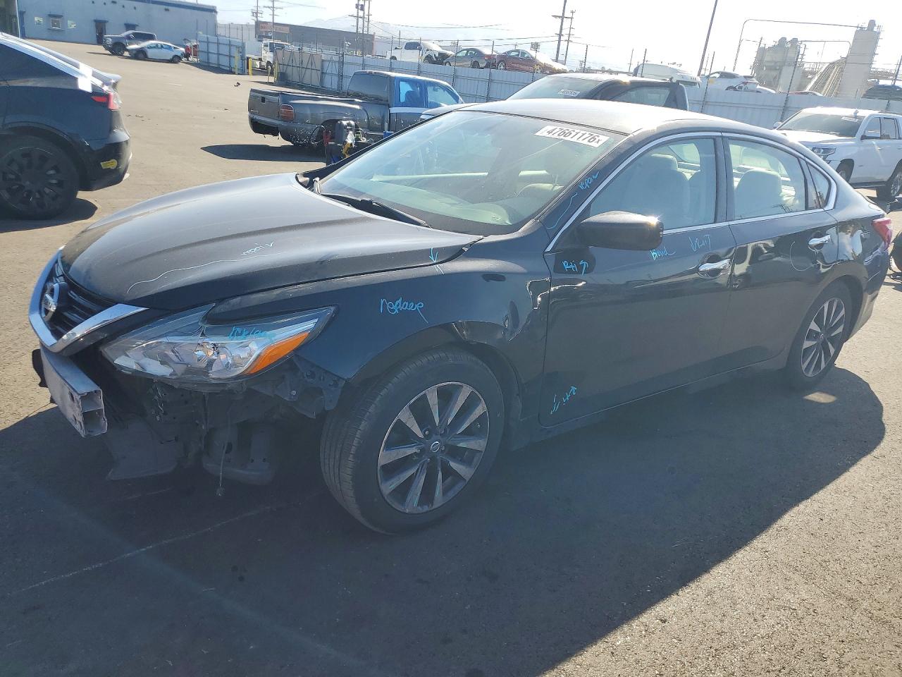 Salvage Nissan Altima Image