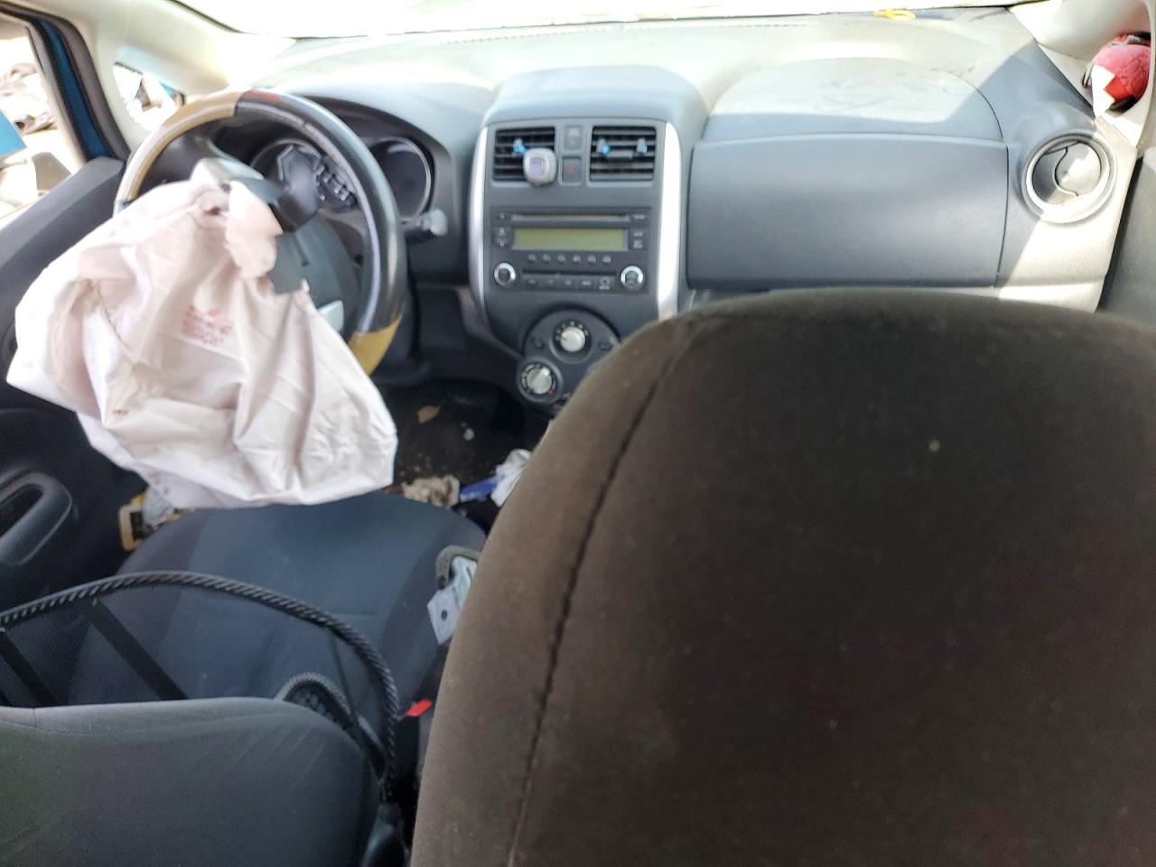 Nissan Versa S Plus