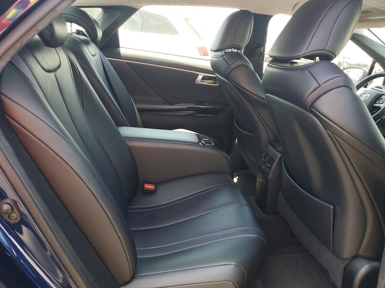 Toyota Mirai Base