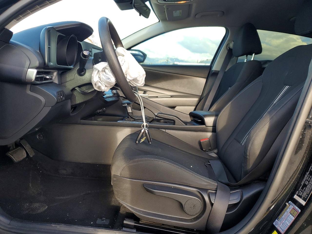 Hyundai ELANTRA Sel