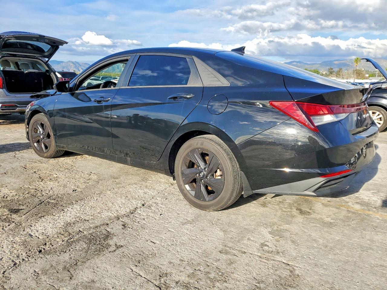 Hyundai ELANTRA Sel