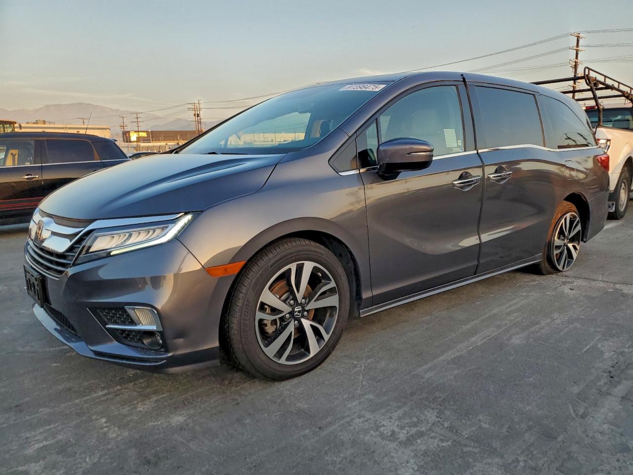 Salvage Honda Odyssey Image