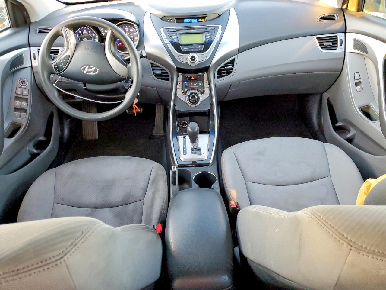 Hyundai ELANTRA
