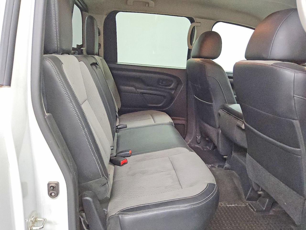 Nissan Titan S