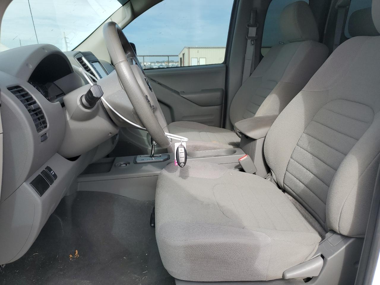 Nissan Frontier S