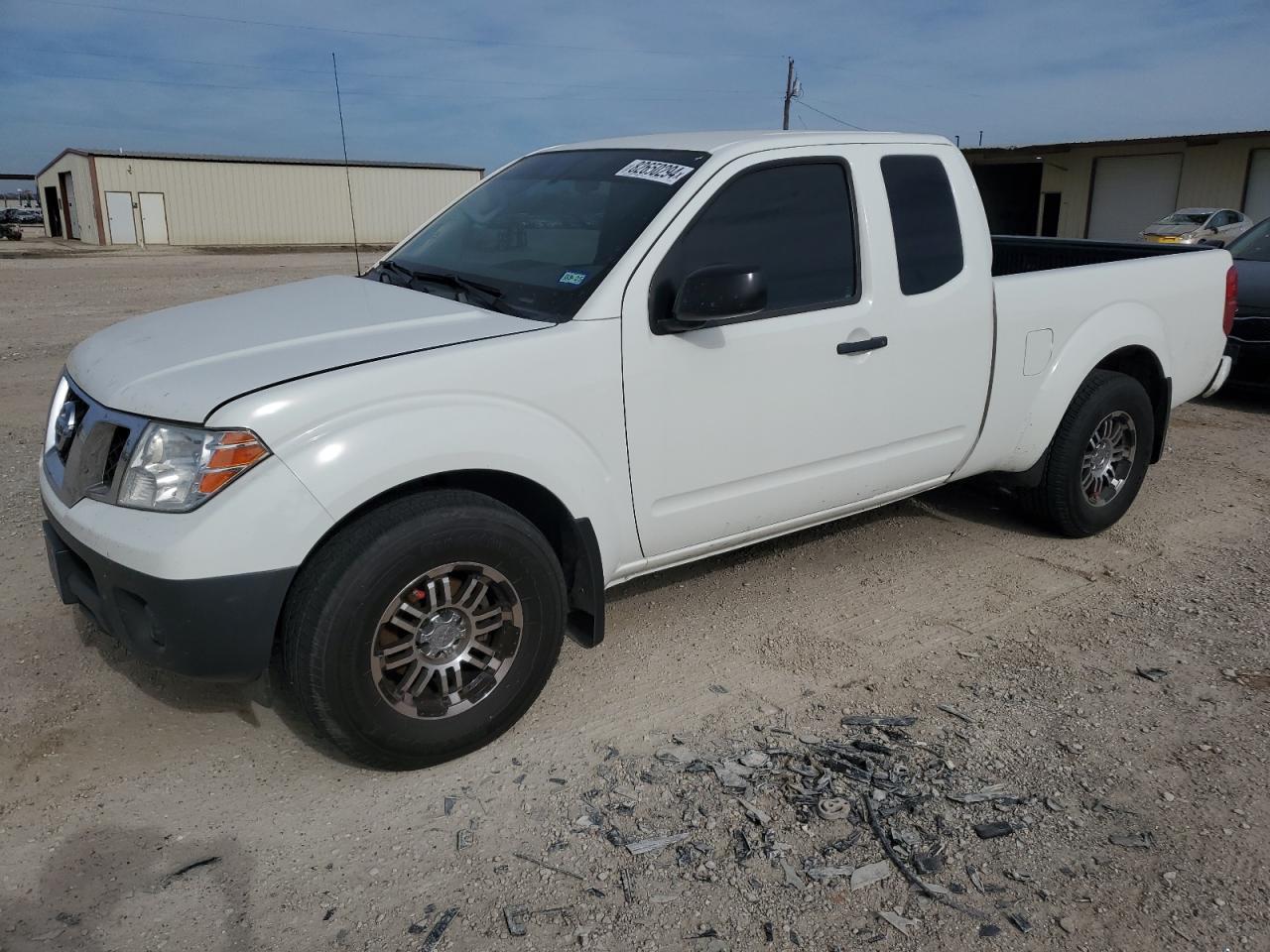 Salvage Nissan Frontier Image