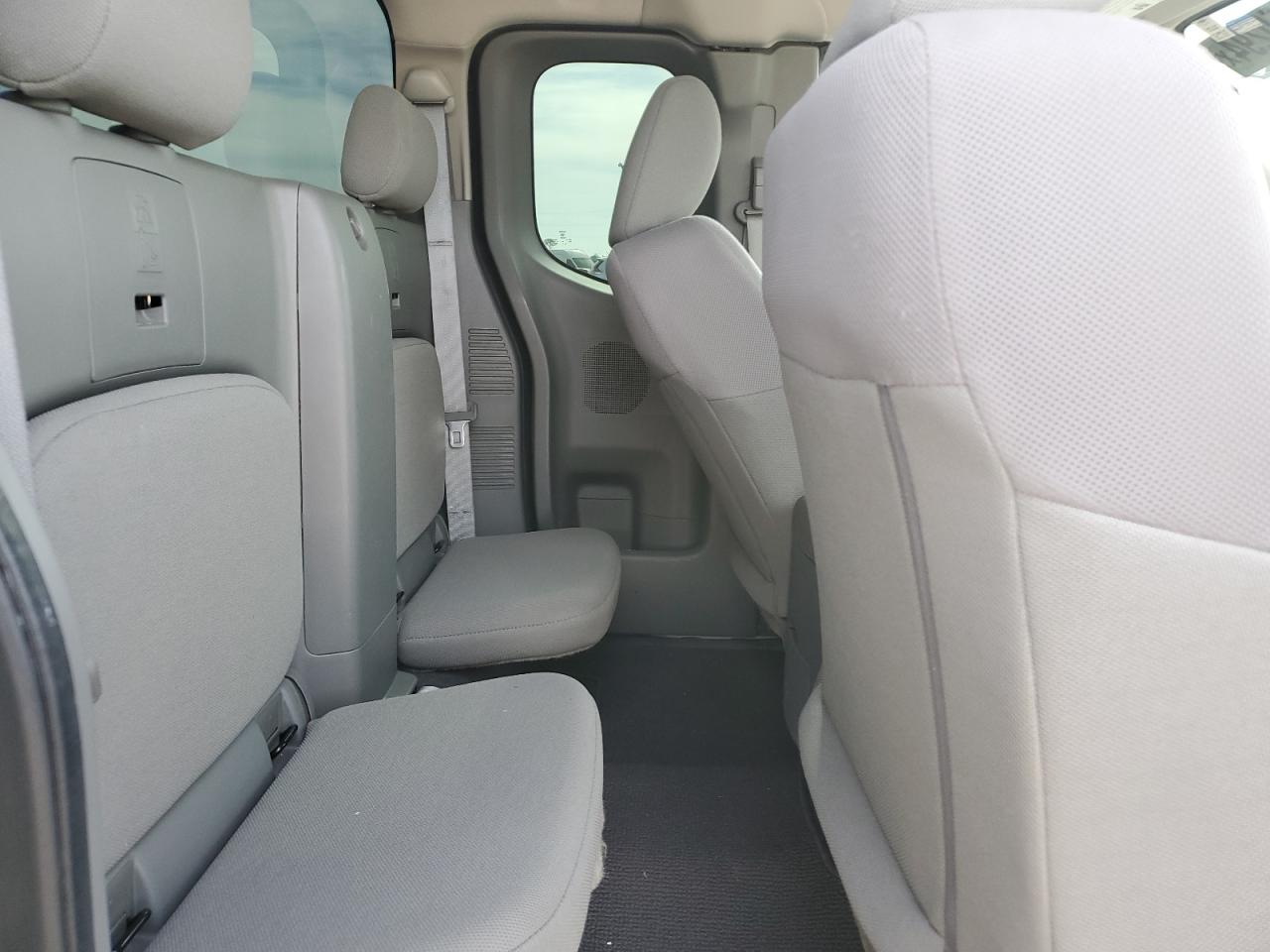 Nissan Frontier S