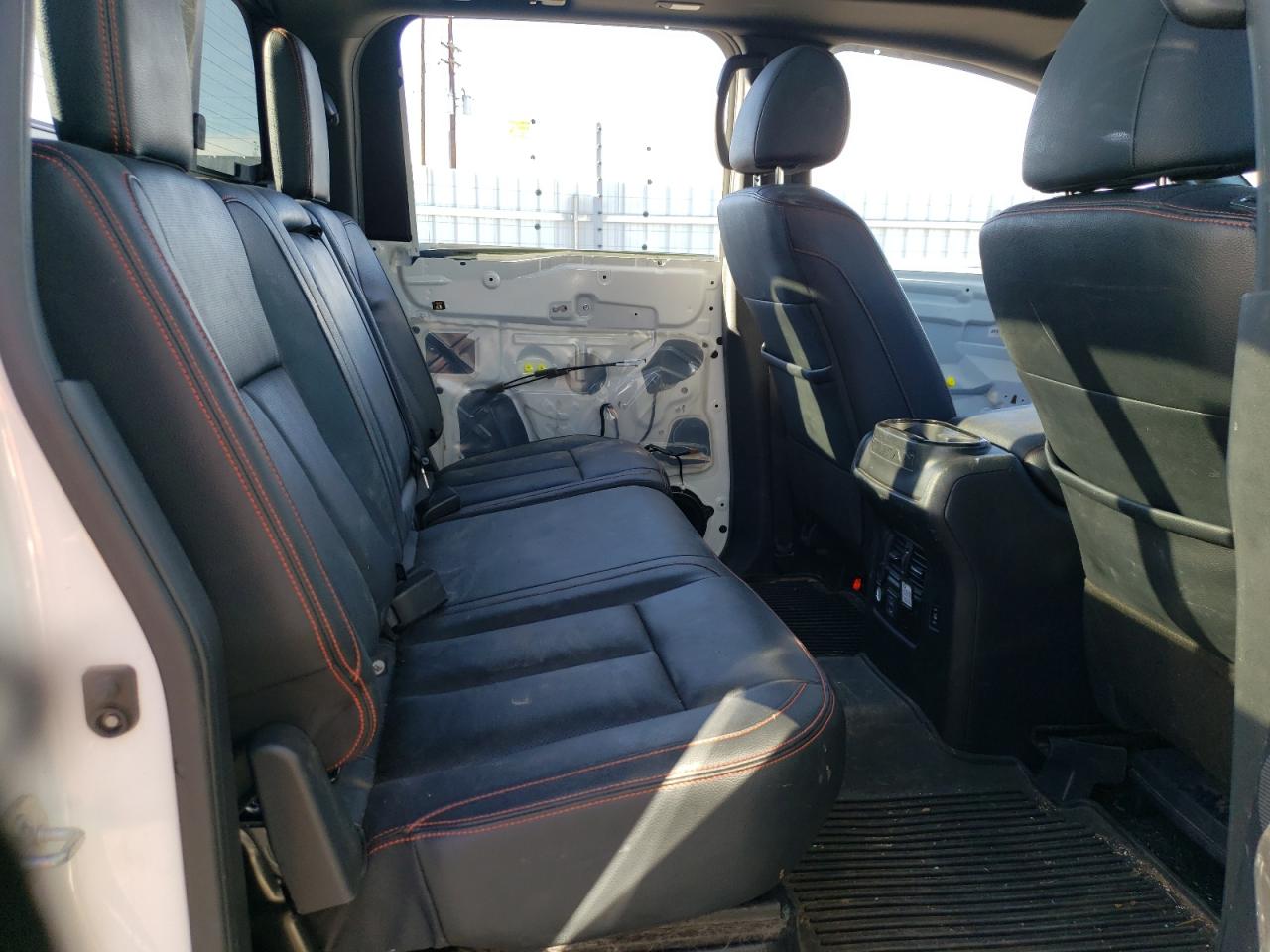 Nissan Titan Sv