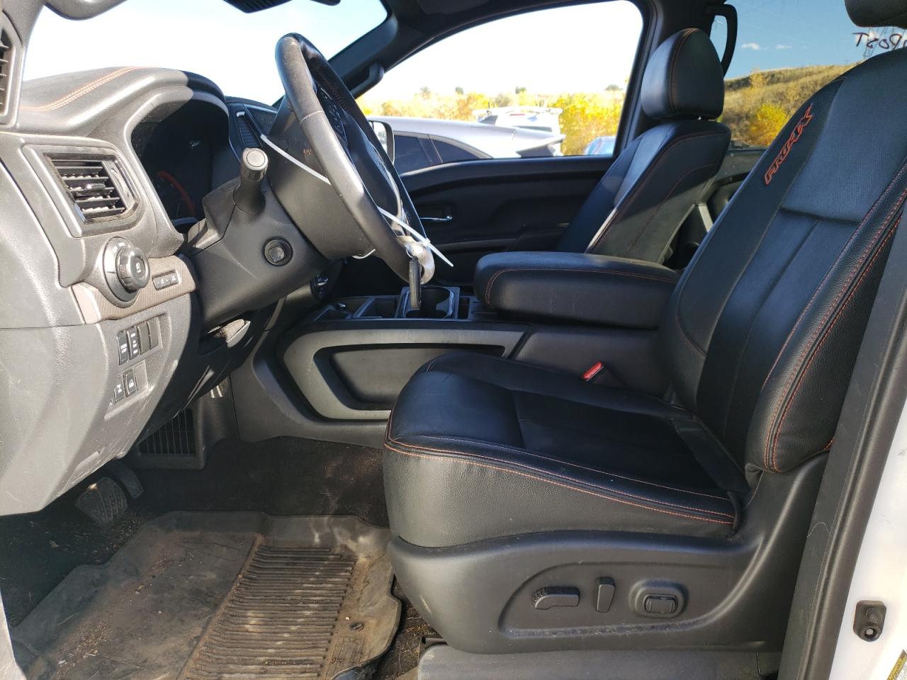 Nissan Titan Sv
