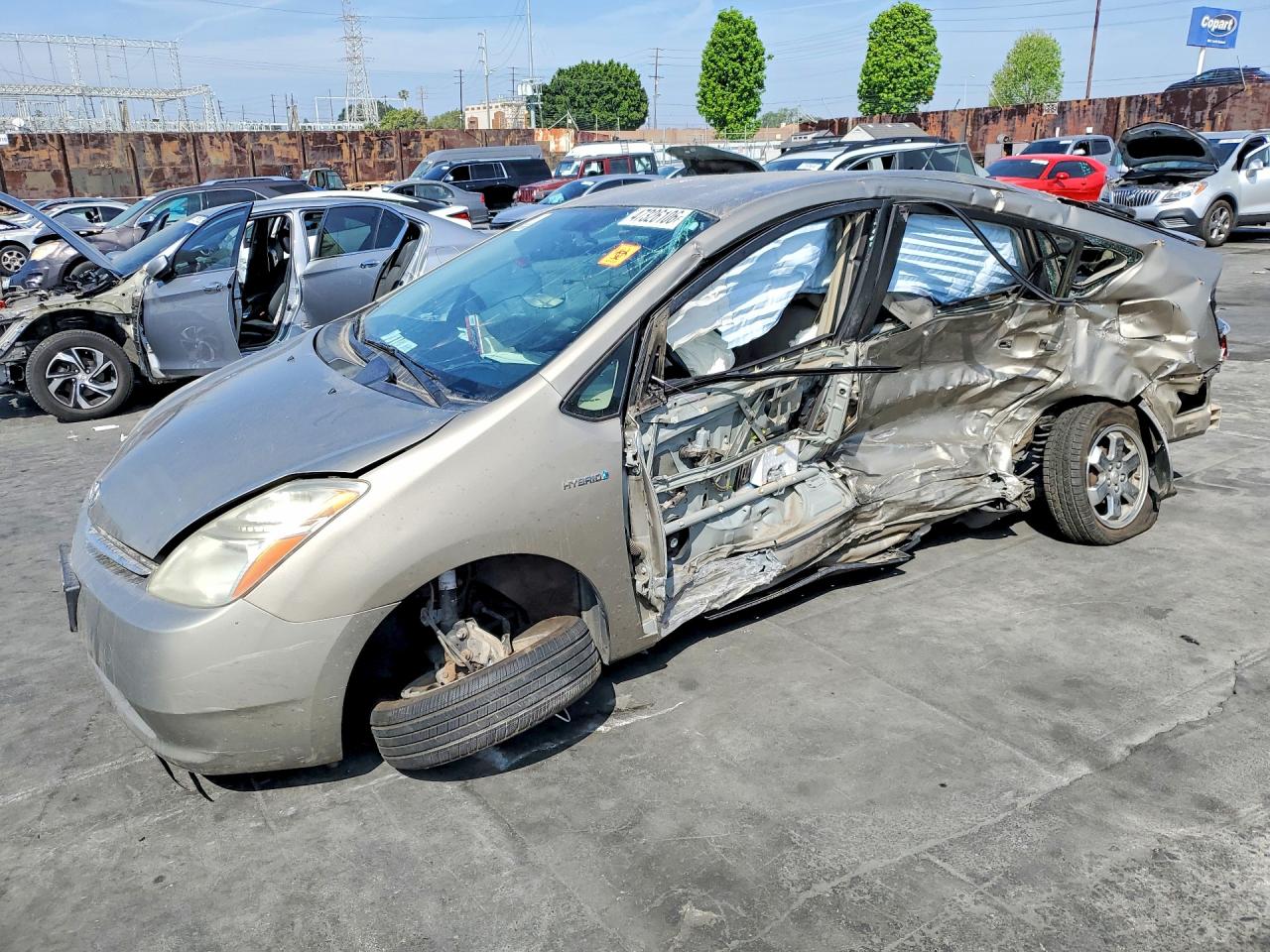Salvage Toyota Prius Image