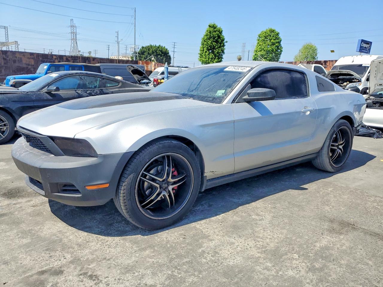Salvage Ford Mustang Image
