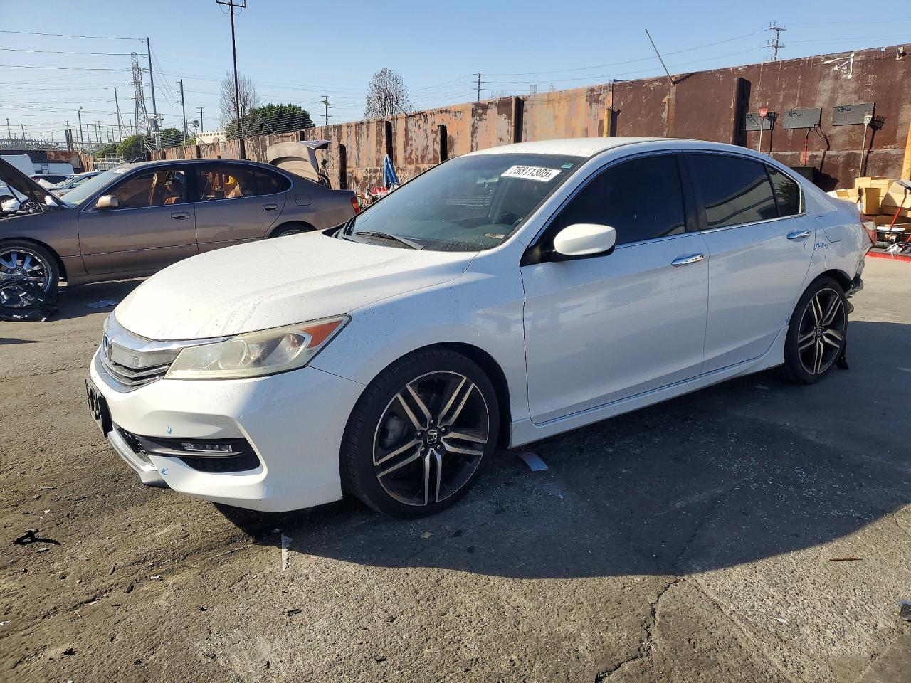 Salvage Honda Accord Image