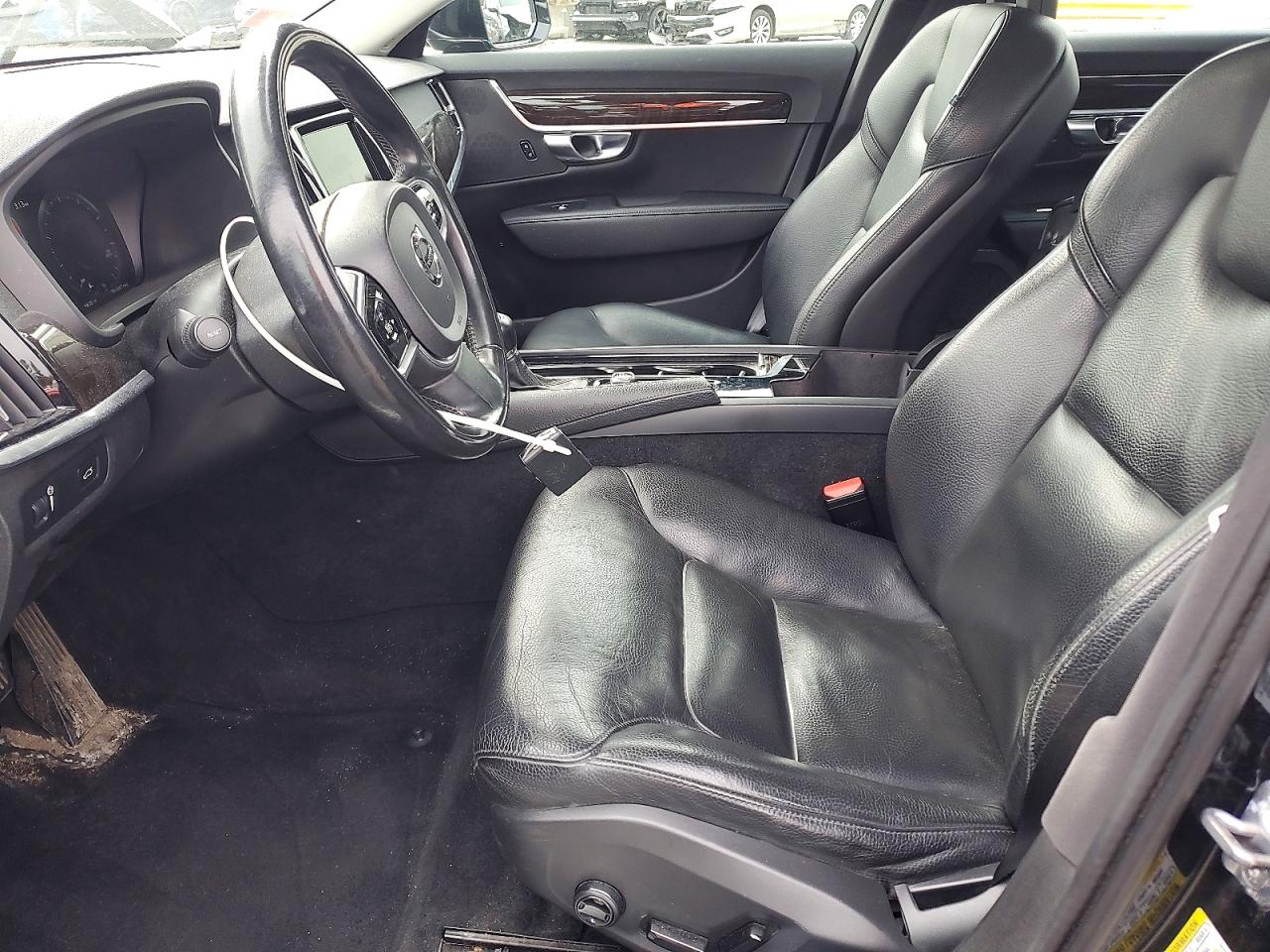 Volvo S90 T5 Momentum
