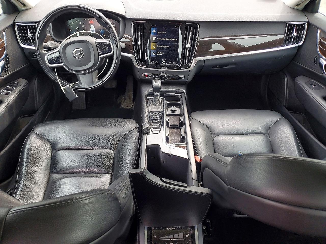 Volvo S90 T5 Momentum