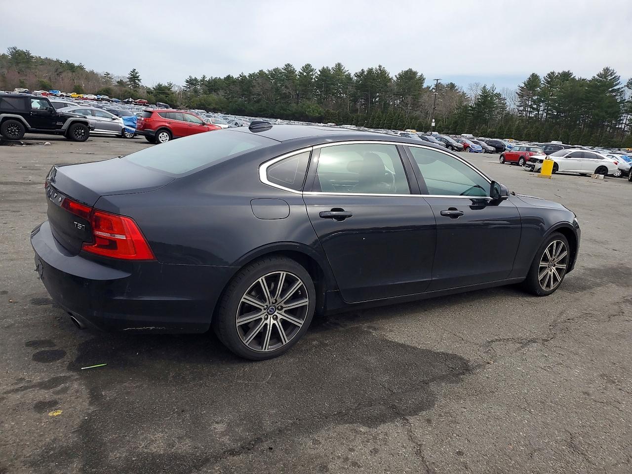 Volvo S90 T5 Momentum