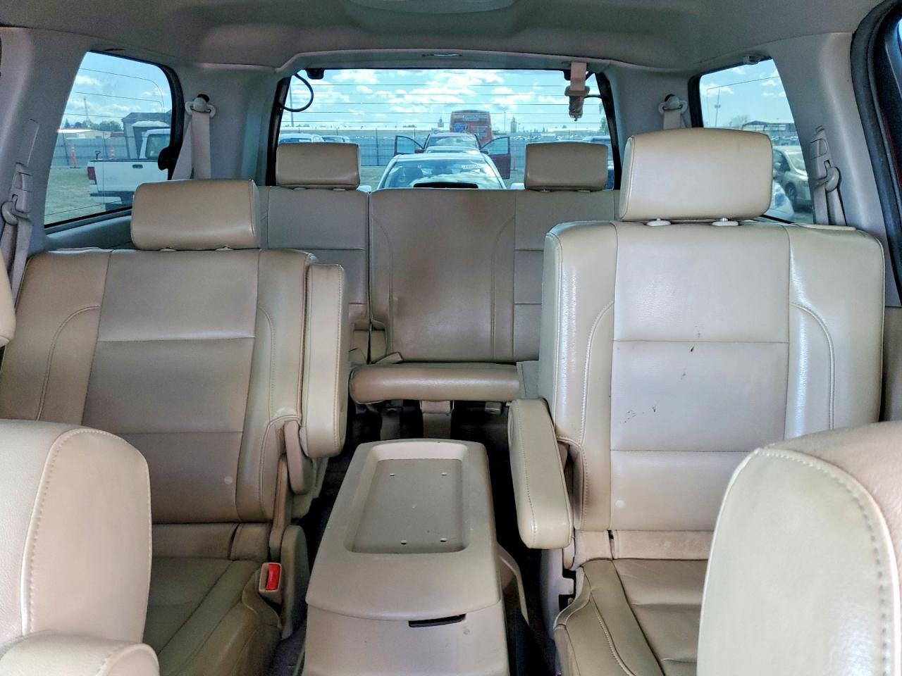 Nissan Armada Platinum