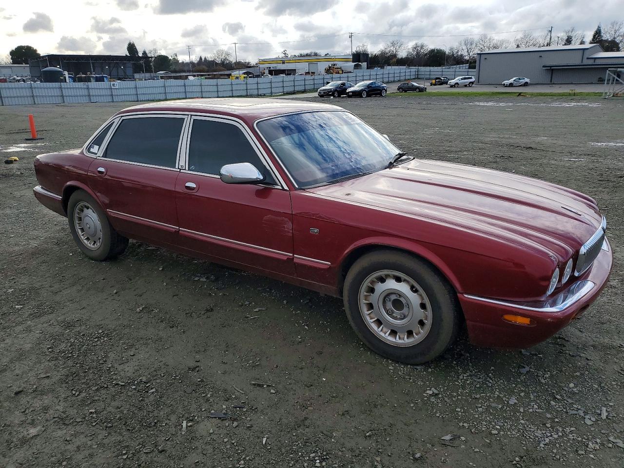 Jaguar XJ
