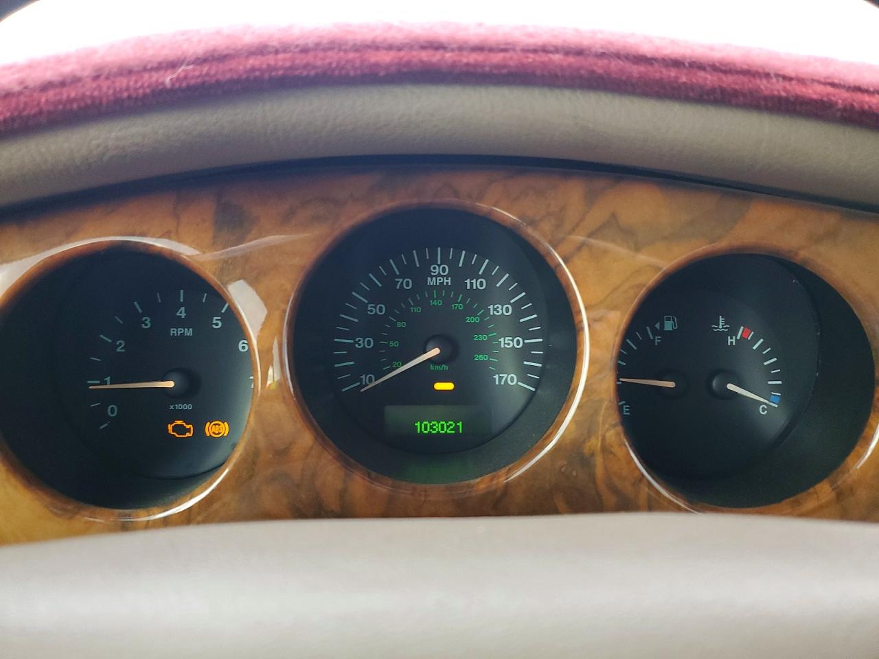 Jaguar XJ