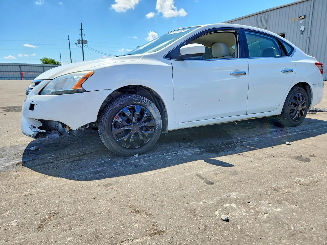 Salvage Nissan Sentra Image