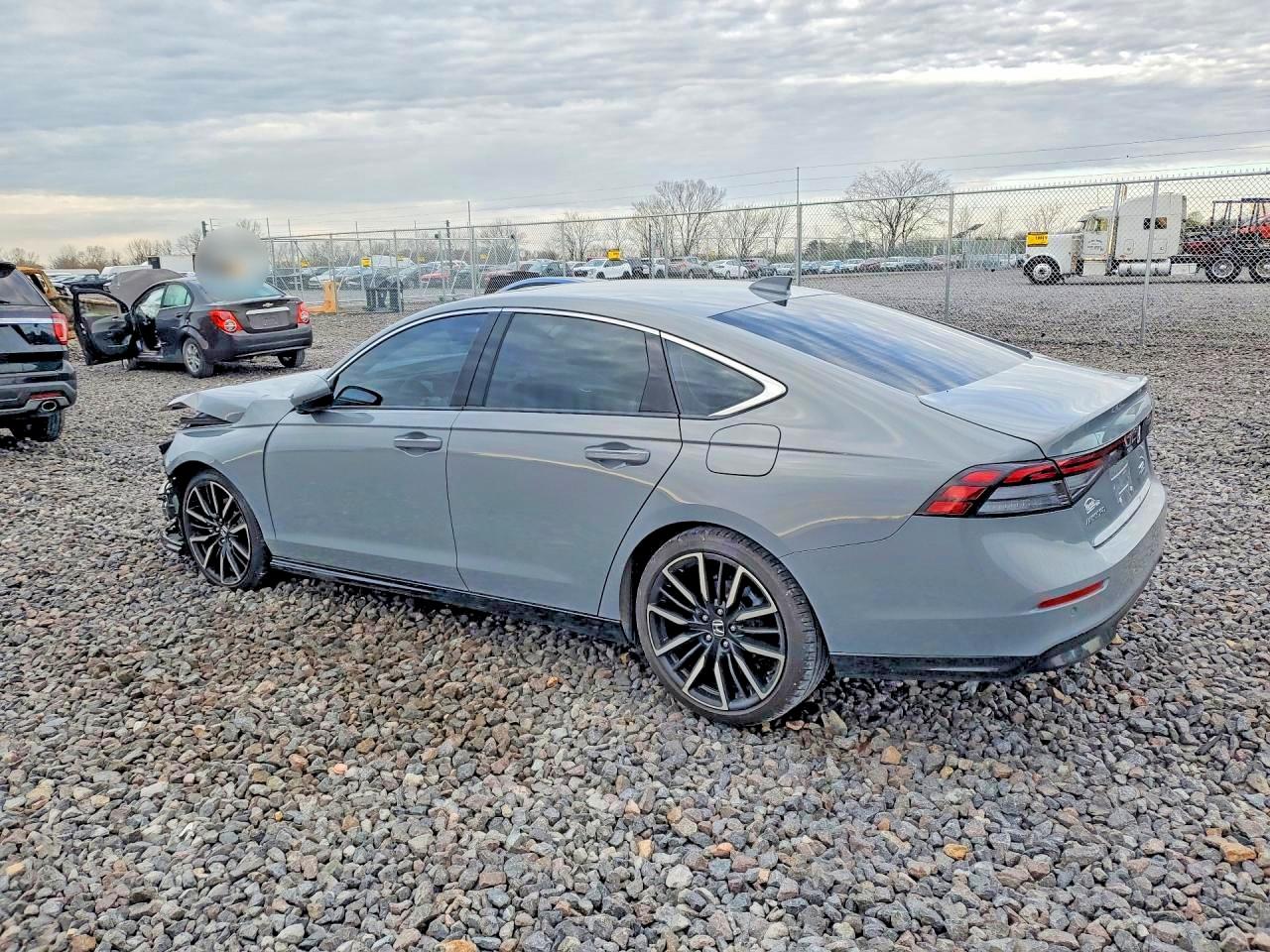 Honda Accord Touring Hybrid