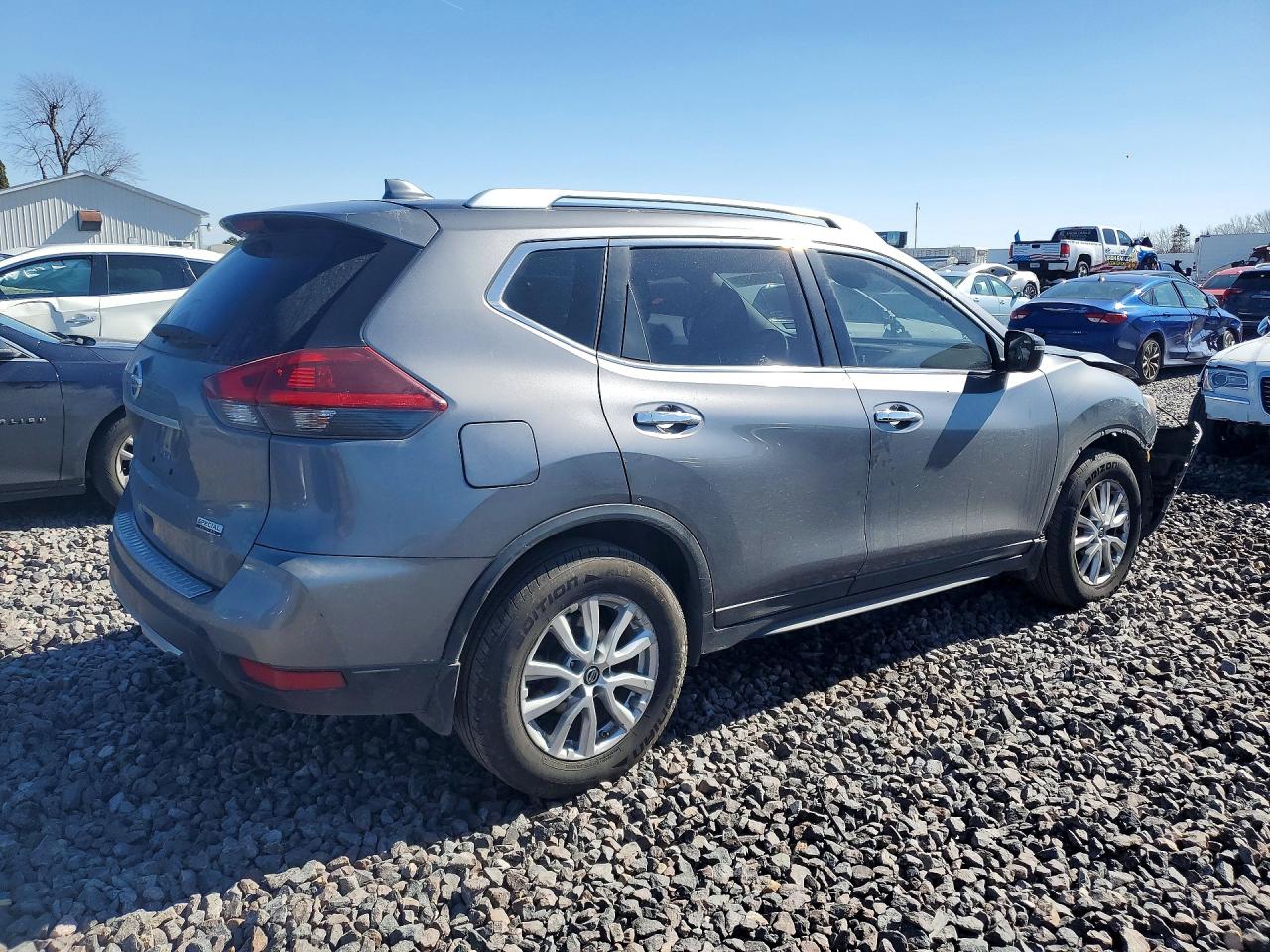 Nissan Rogue S