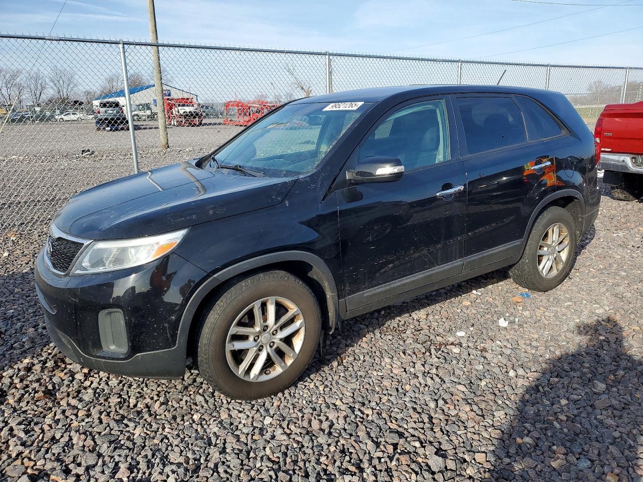 Salvage Kia Sorento Image