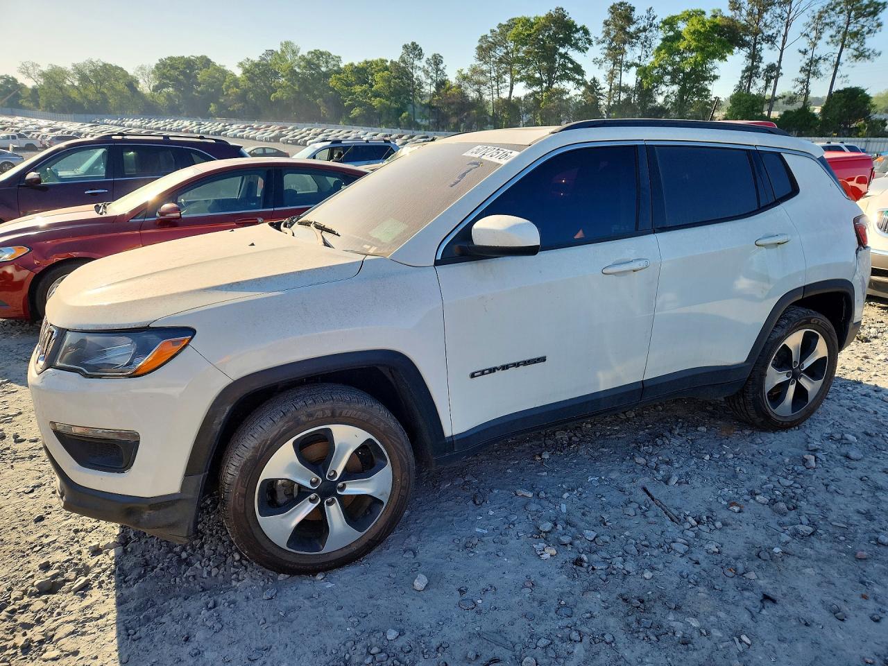Salvage Jeep Compass Image
