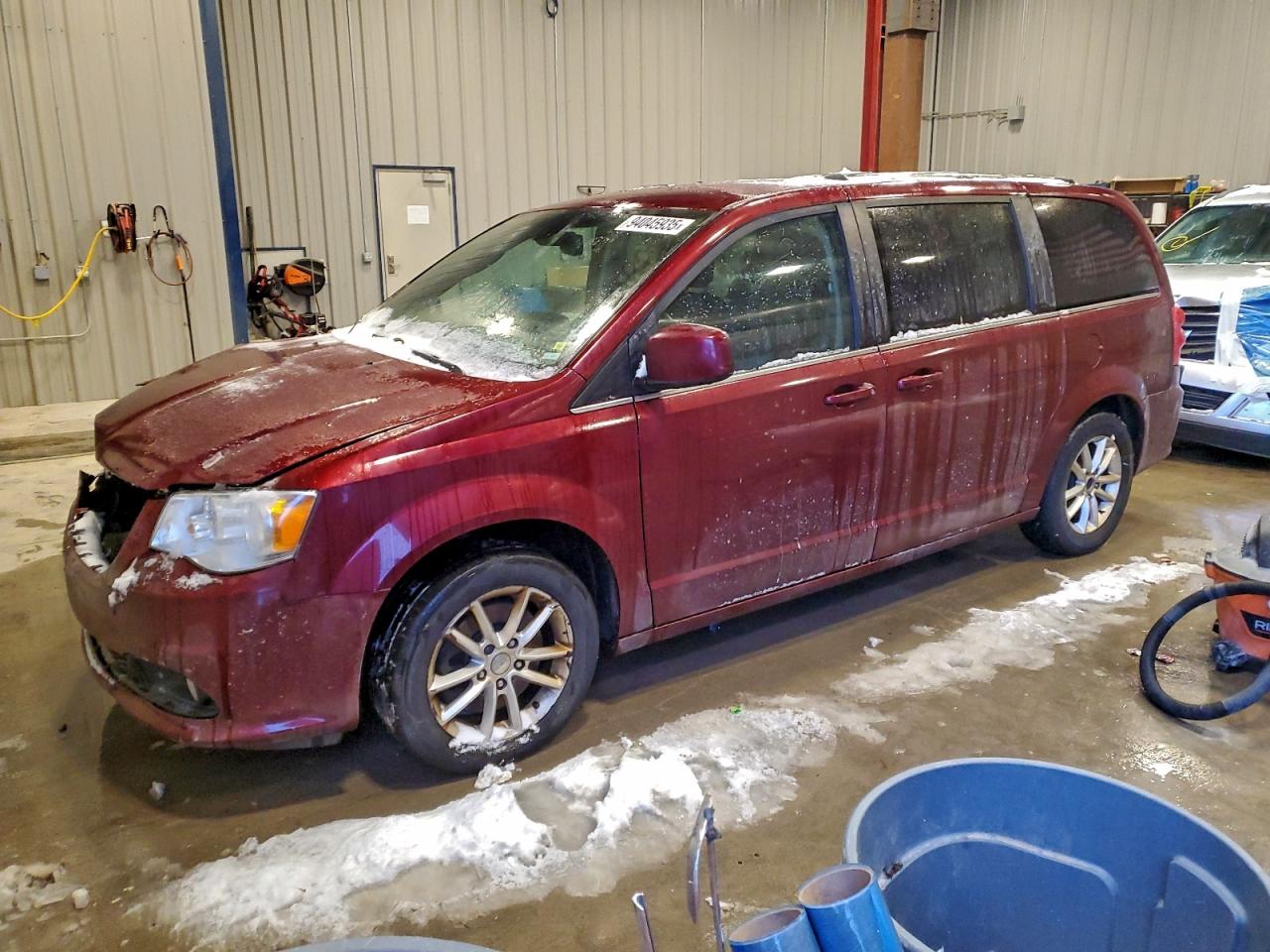Salvage Dodge Caravan Image