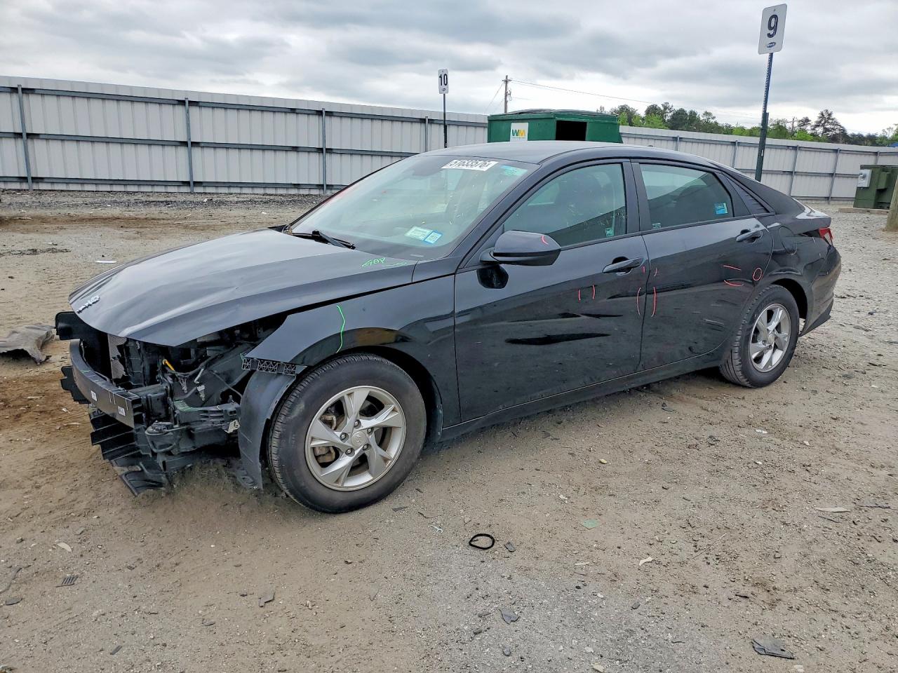 Salvage Hyundai ELANTRA Image