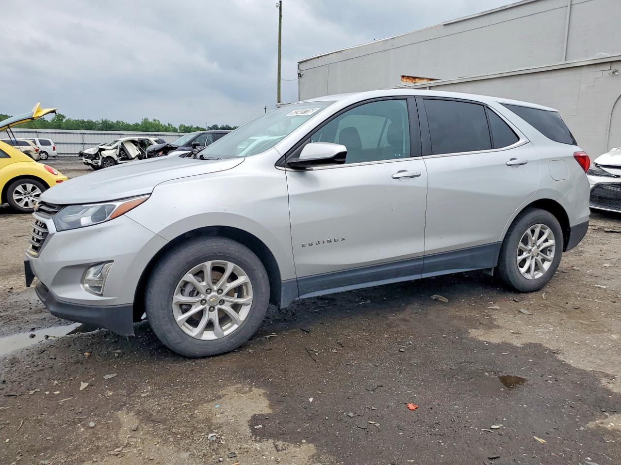 Salvage Chevrolet Equinox Image