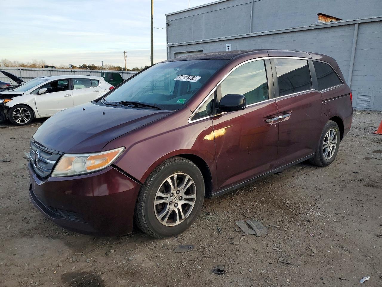 Salvage Honda Odyssey Image