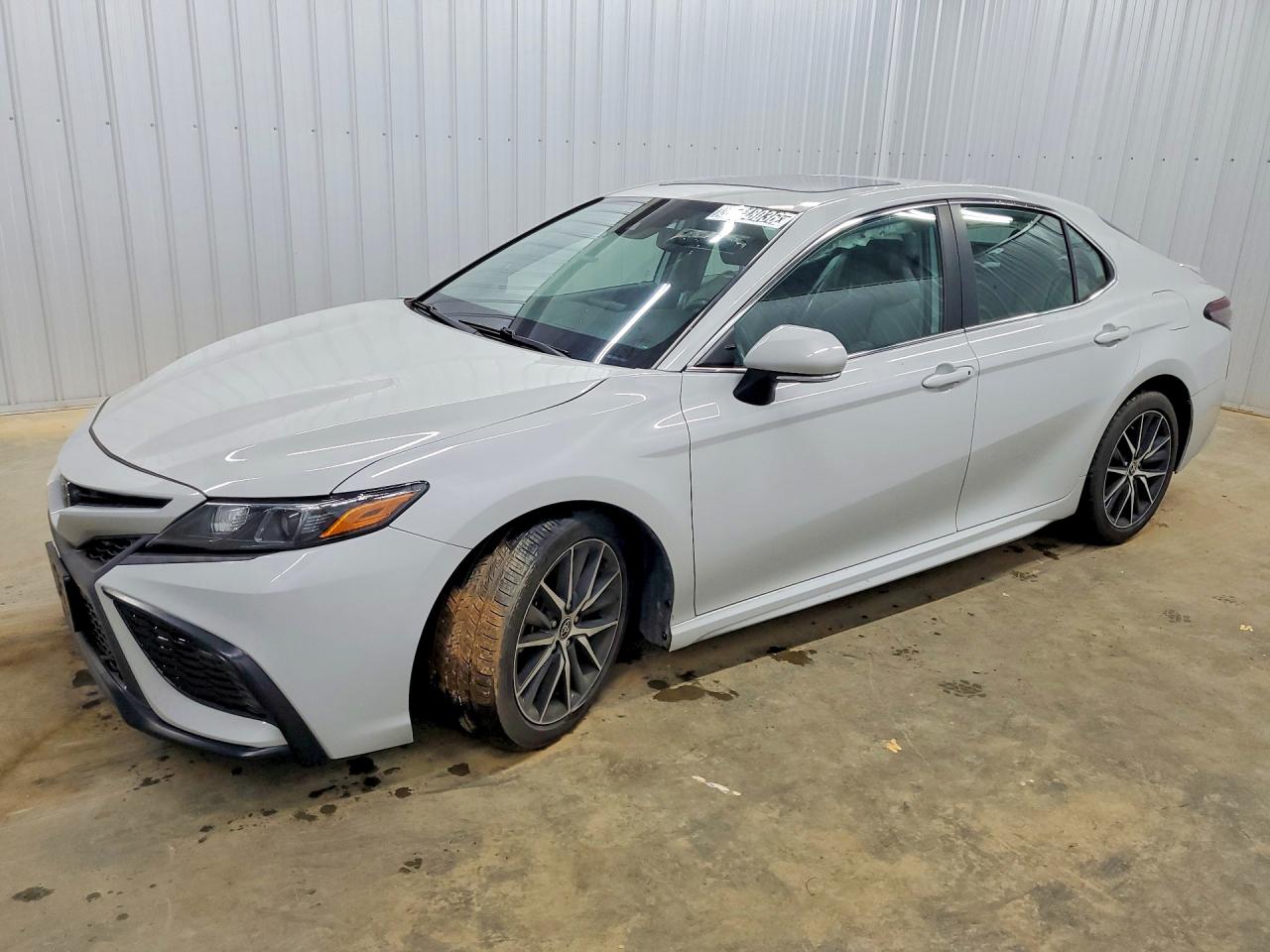 Salvage Toyota Camry Image