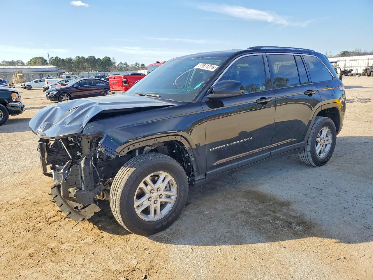Salvage Jeep Grand Cherokee Image