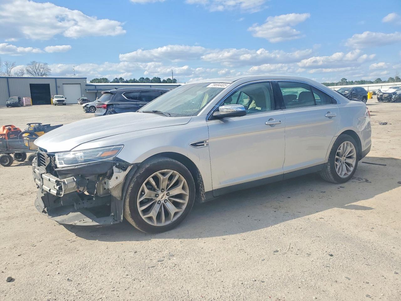 Salvage Ford Taurus Image