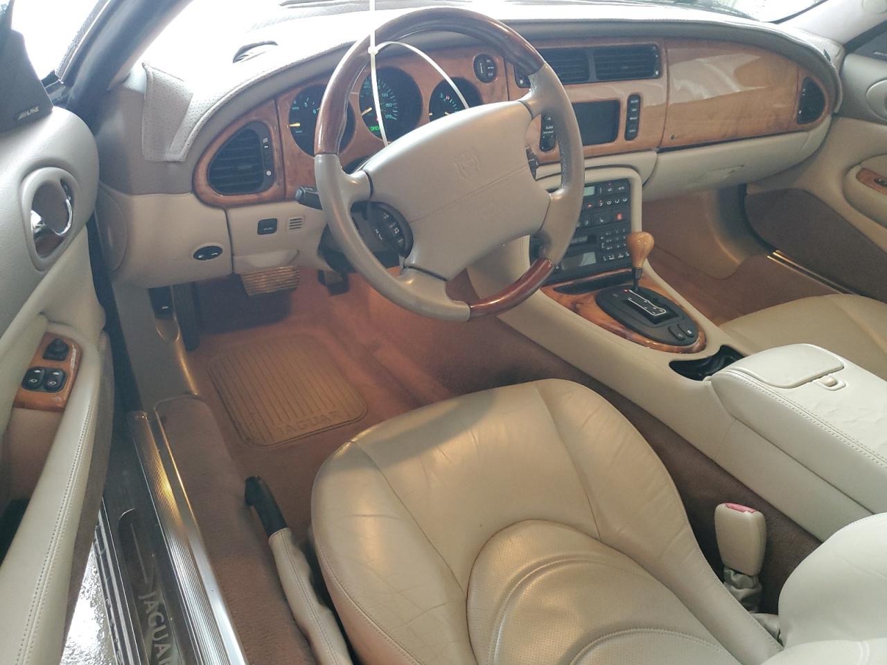 Jaguar XKR