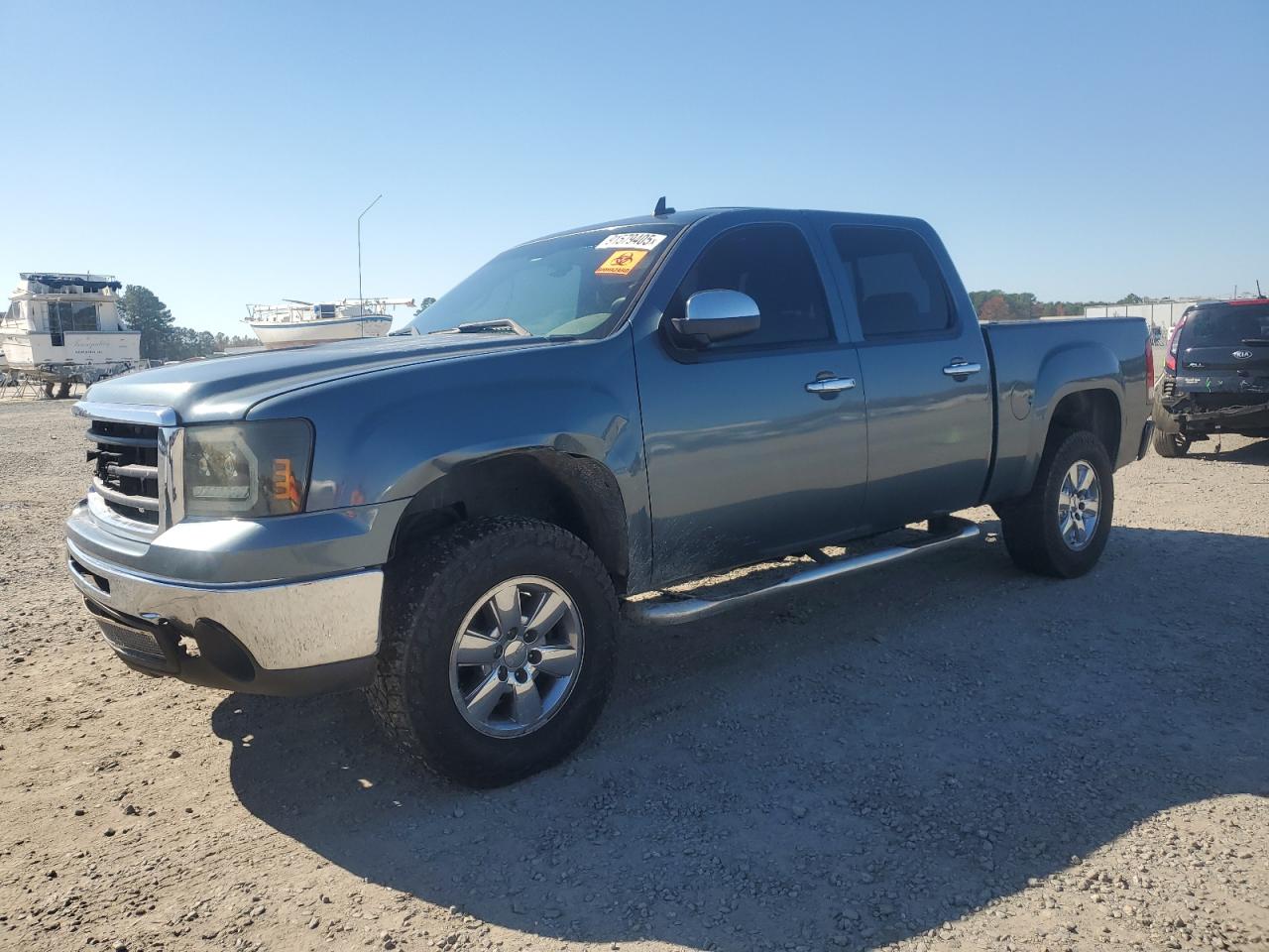Salvage GMC Sierra Image
