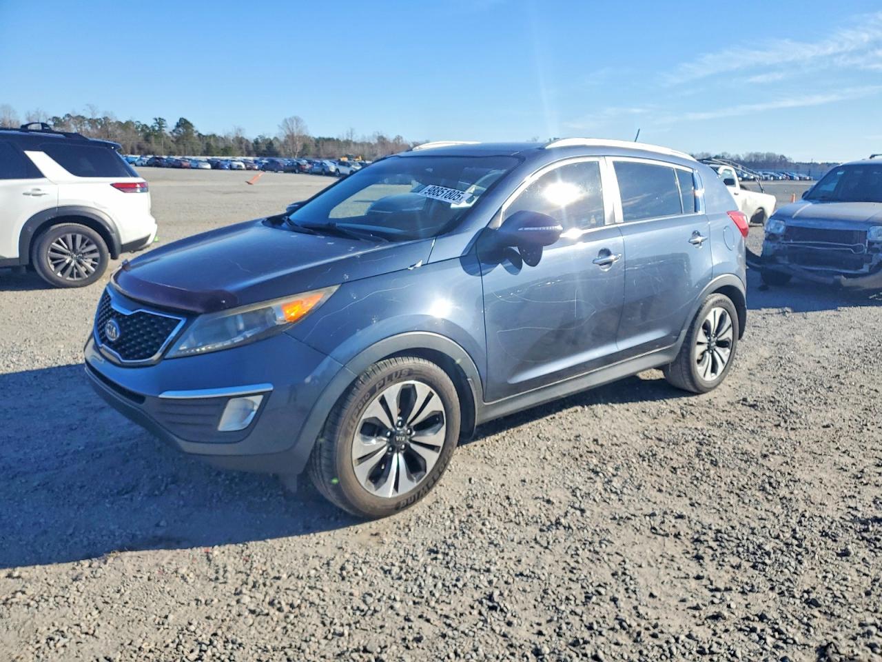 Salvage Kia Sportage Image