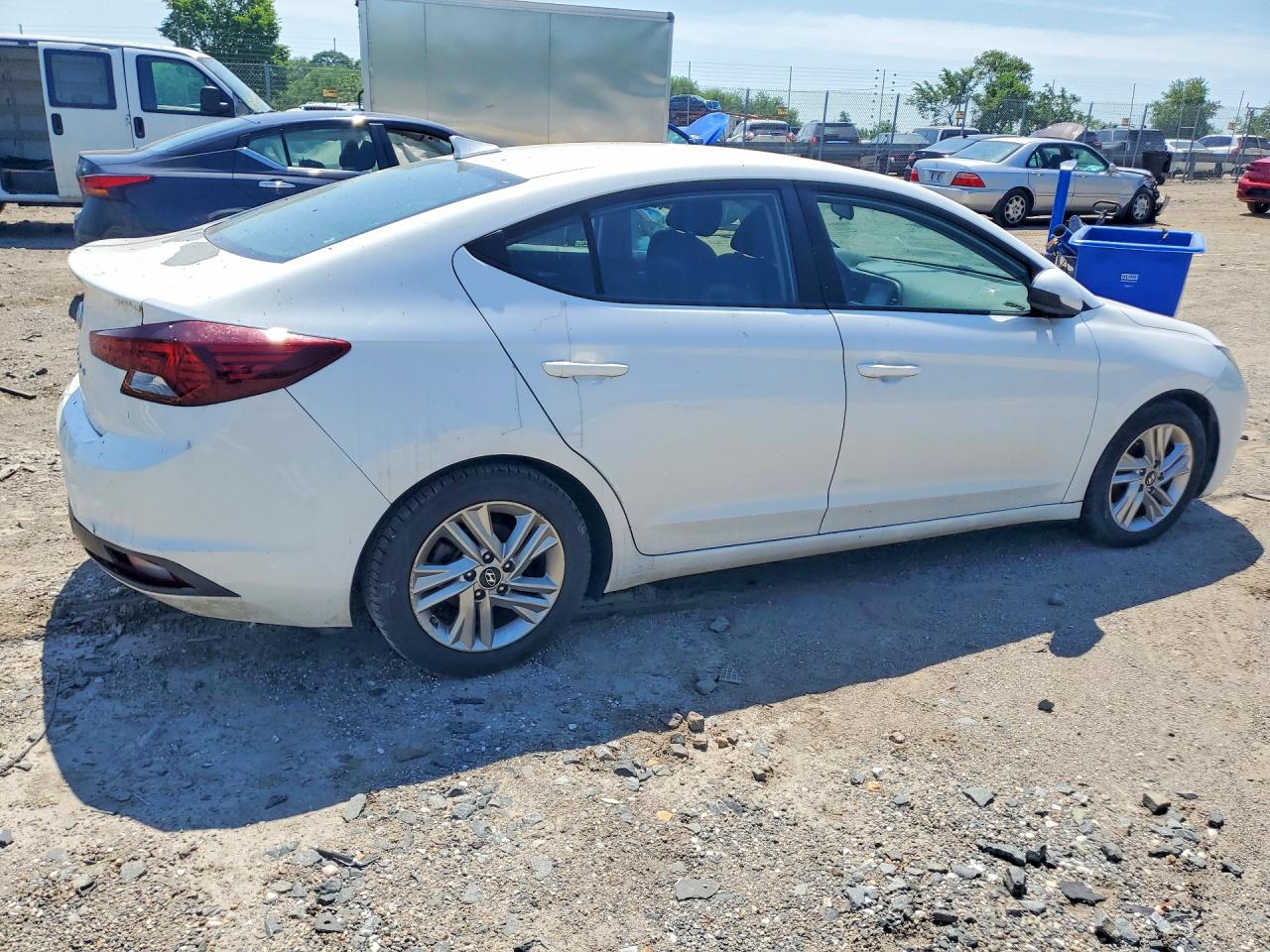 Hyundai ELANTRA Sel