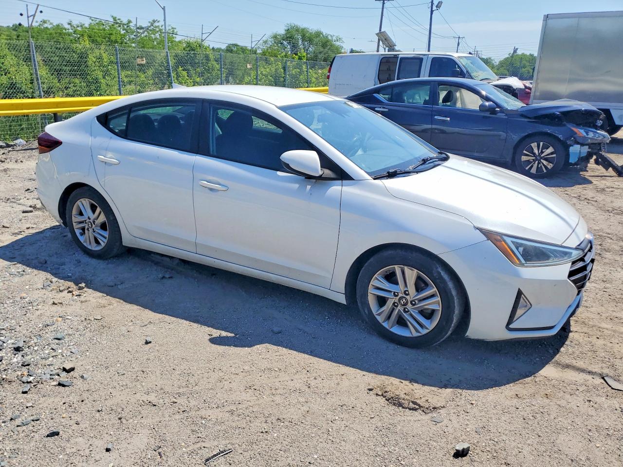 Hyundai ELANTRA Sel