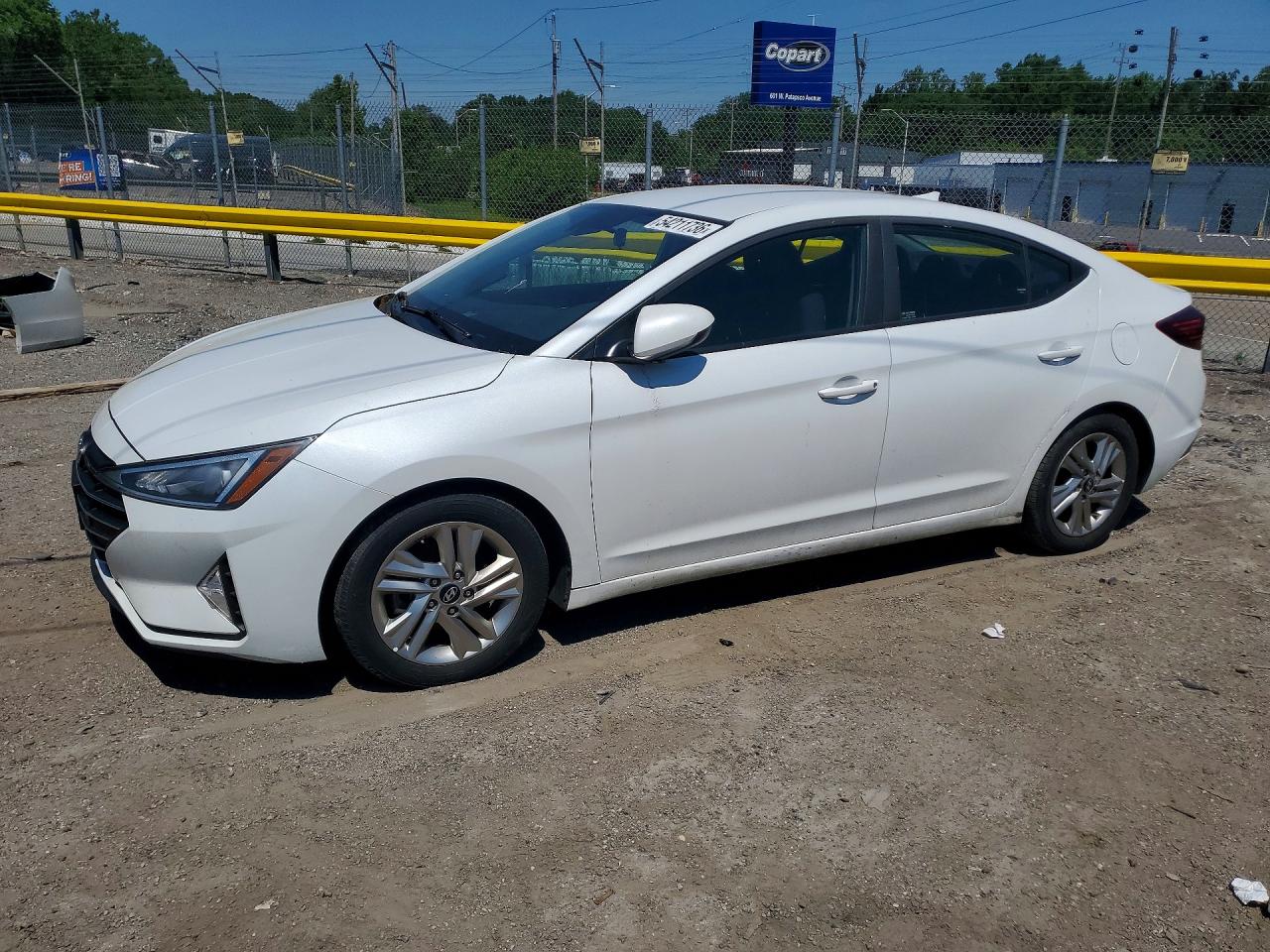 Salvage Hyundai ELANTRA Image