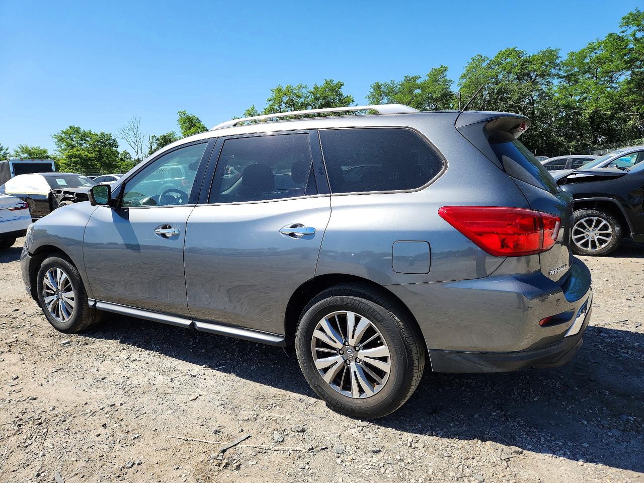 Nissan Pathfinder Sl