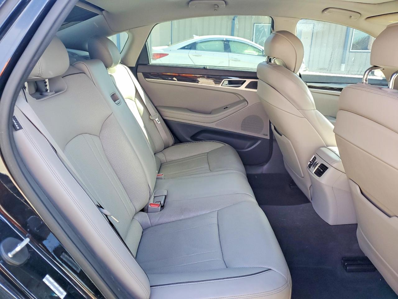 Hyundai Genesis 3.8l