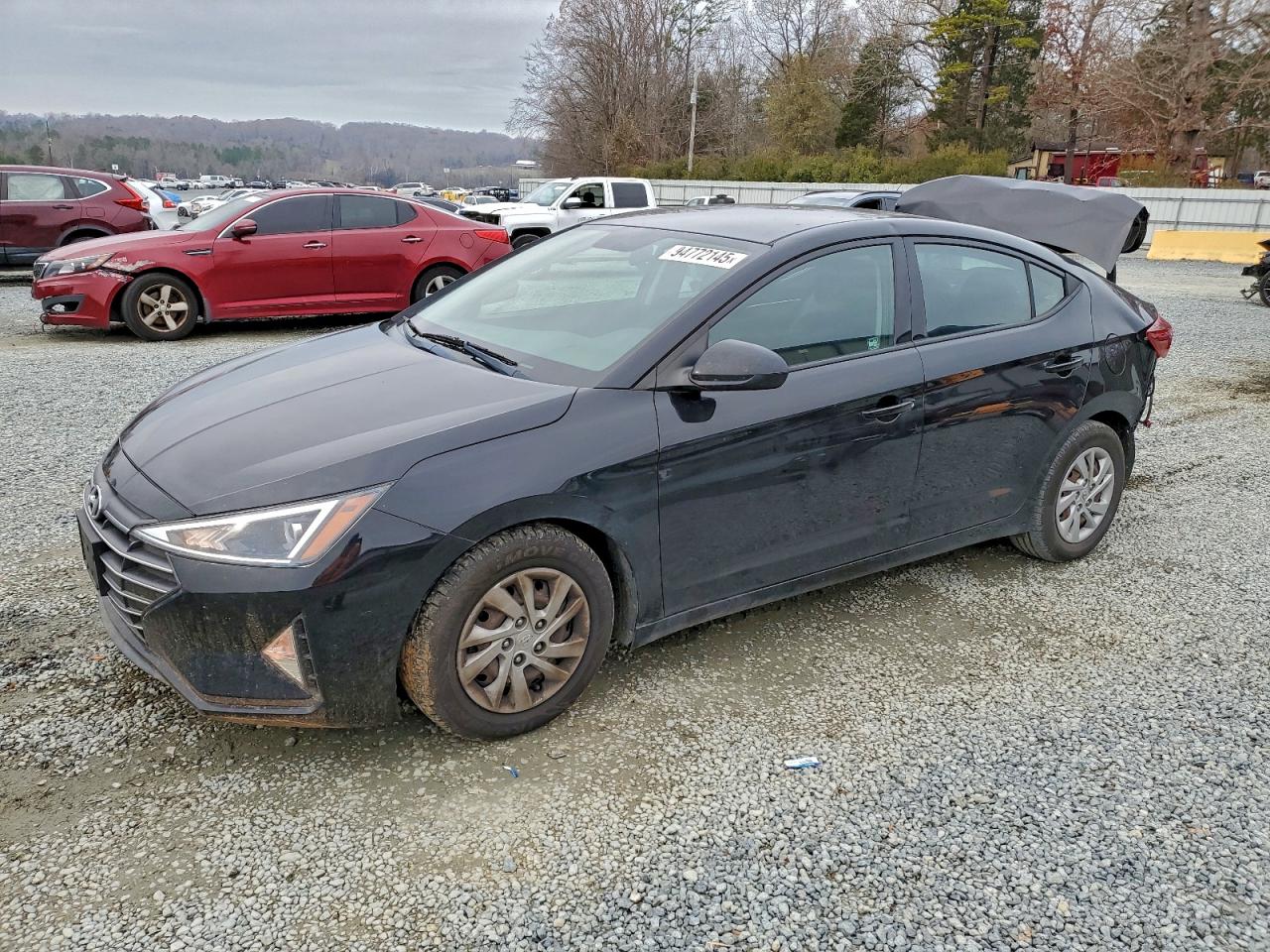 Salvage Hyundai ELANTRA Image