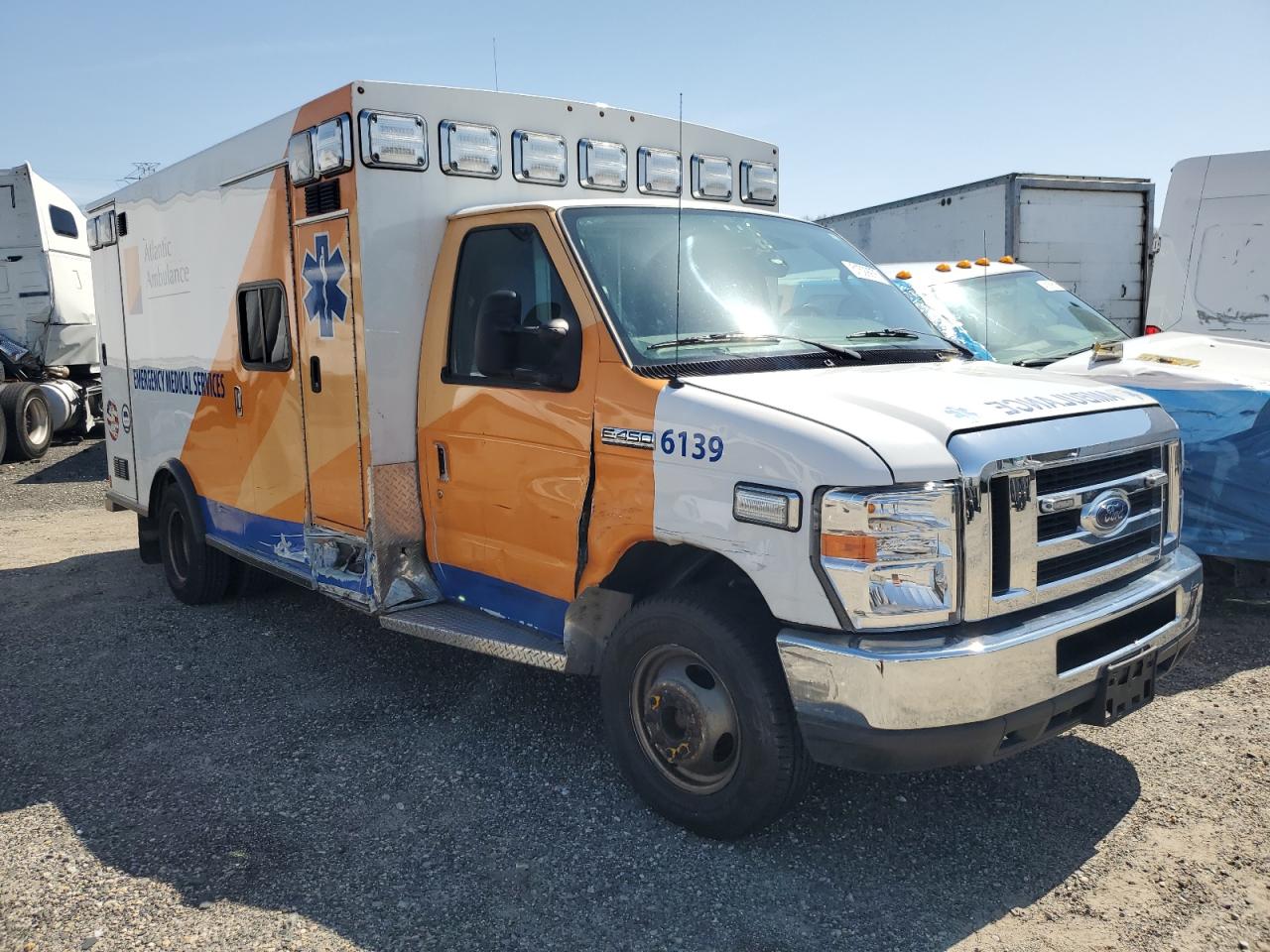 Ford Econoline E450 Super Duty Cutaway Van