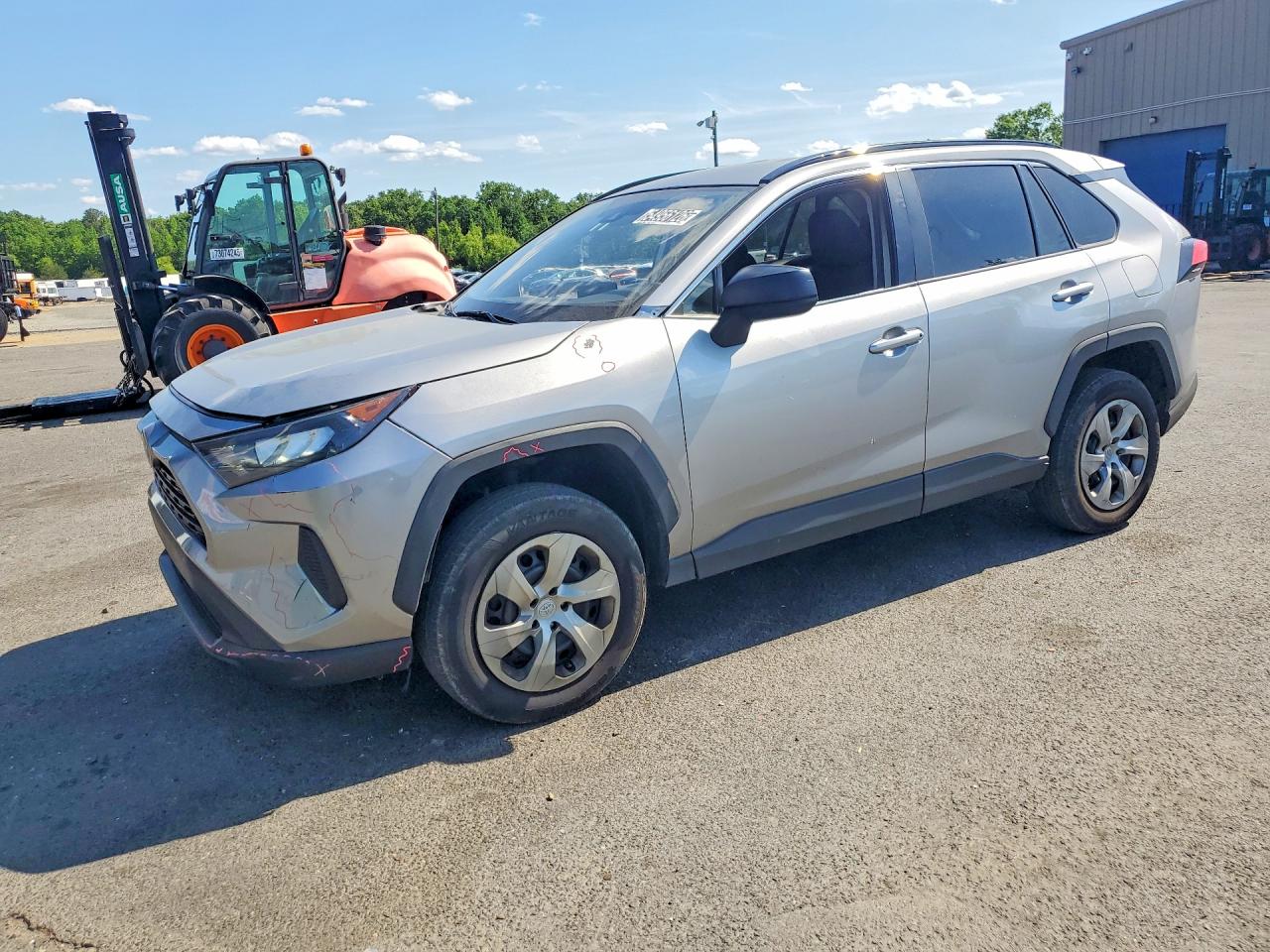 Salvage Toyota RAV4 Image