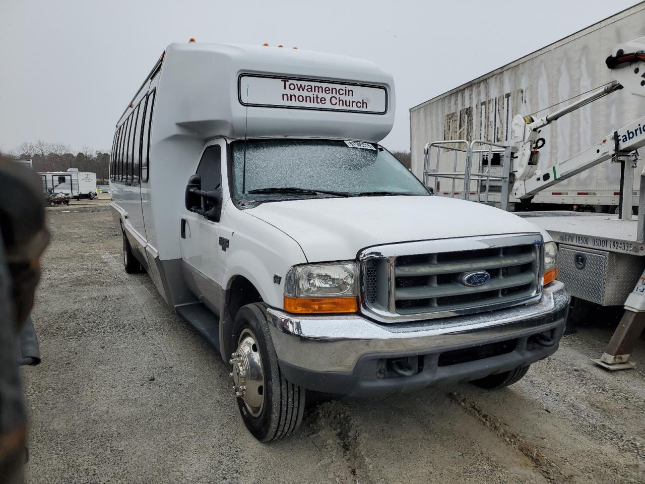 Salvage Ford F-550 Image