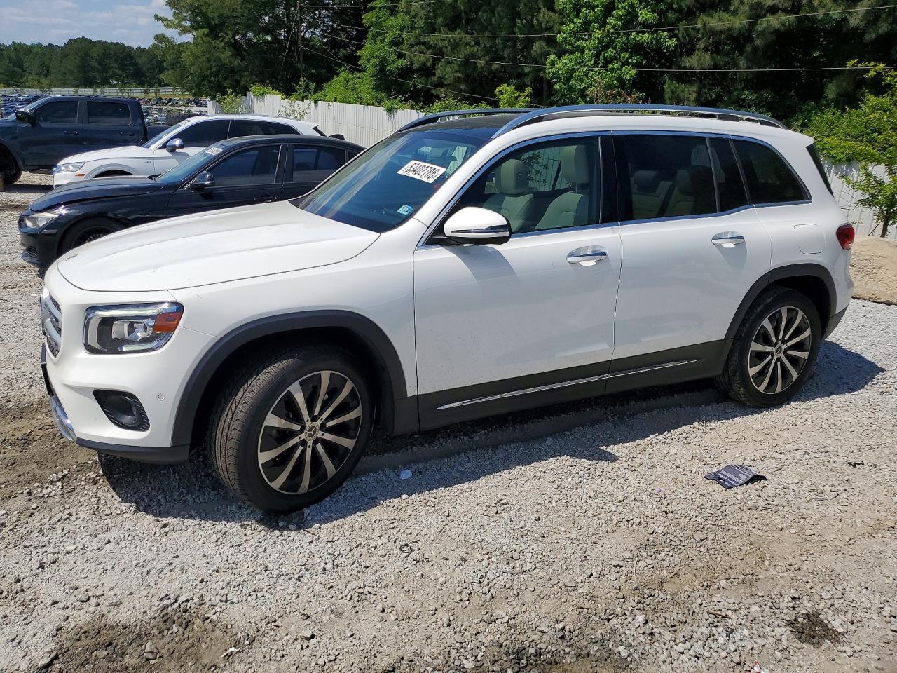 Salvage Mercedes-Benz GLB Image