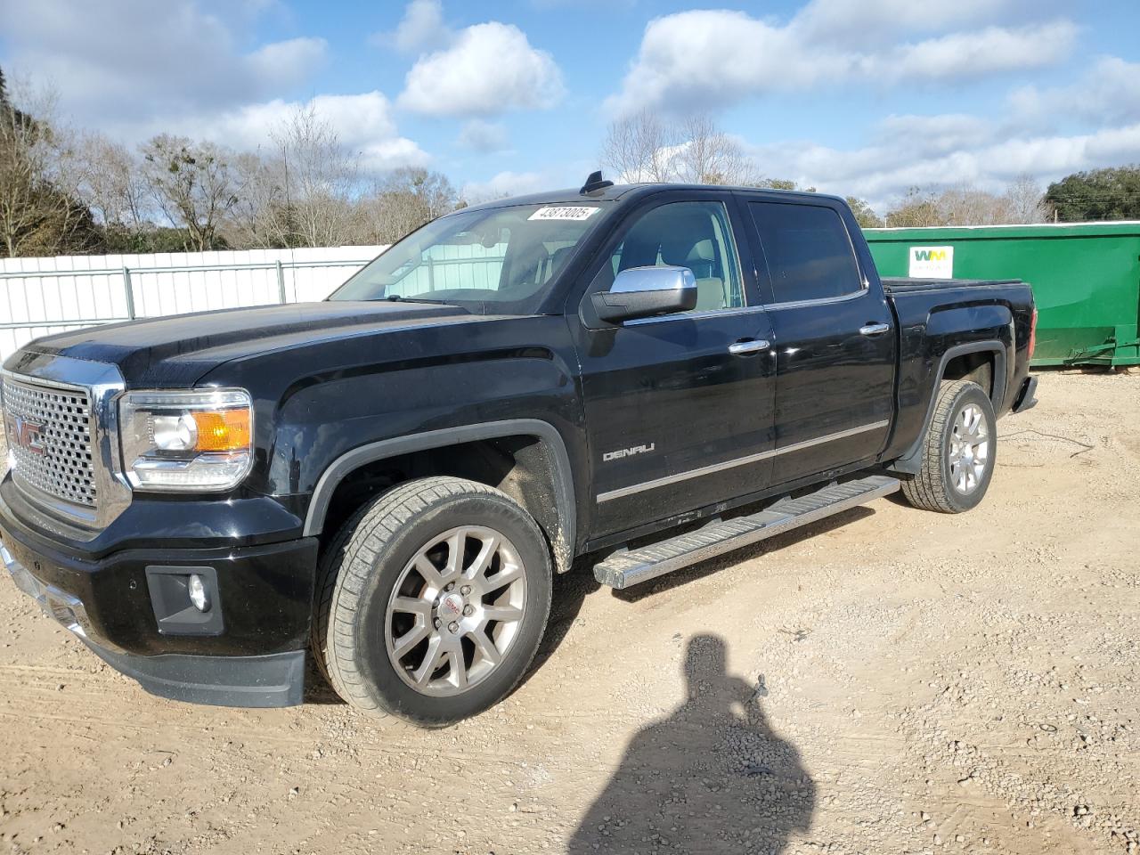 Salvage GMC Sierra Image